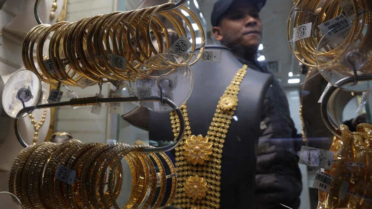 أسعار الذهب عيار 21 في مصر تشهد تراجعاً رغم التوترات الأمنية الأخيرة